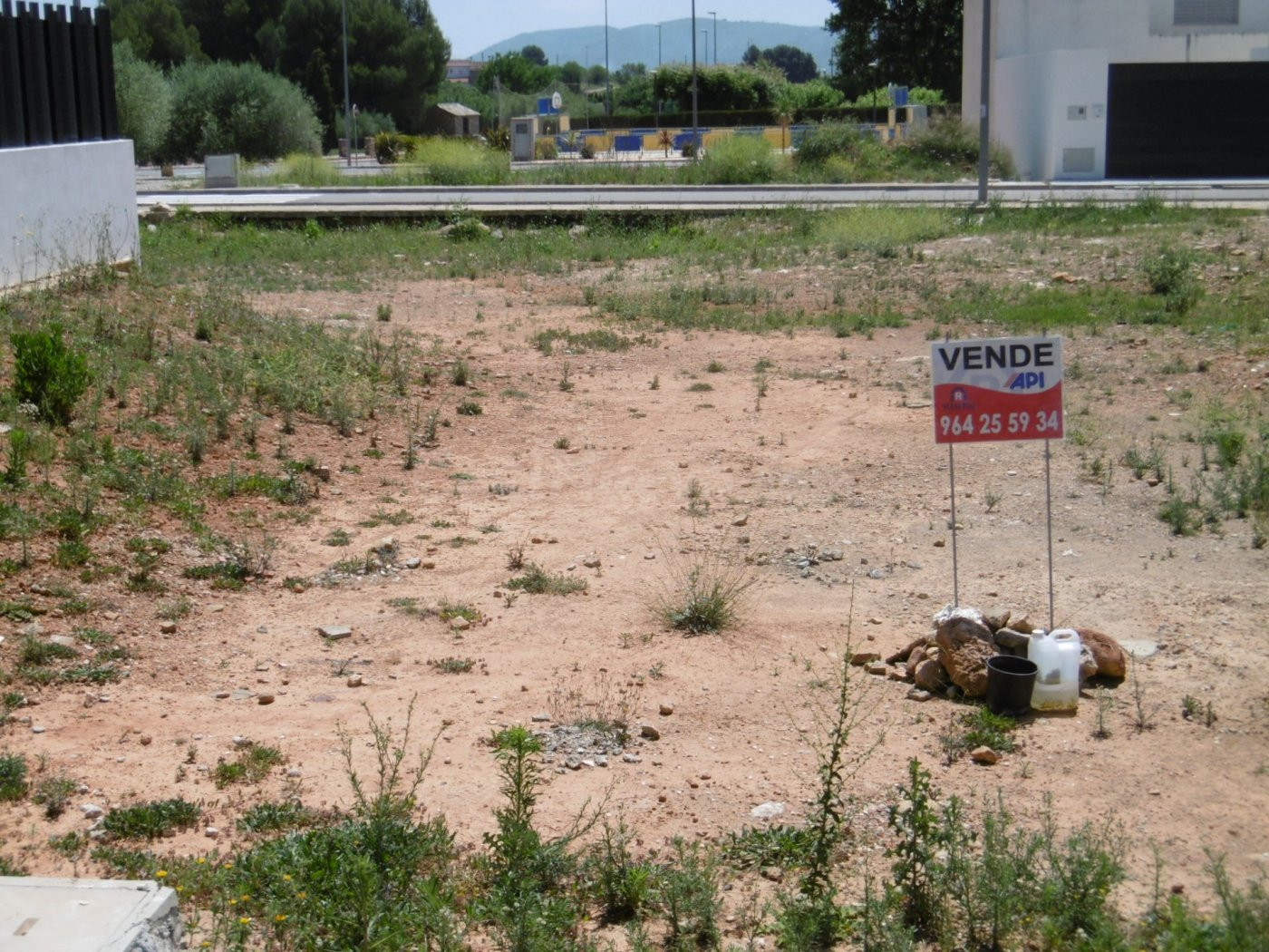 SOLAR EN VENTA CON VISTAS A LA POBLACIÓN Y CENTRO DE SALUD