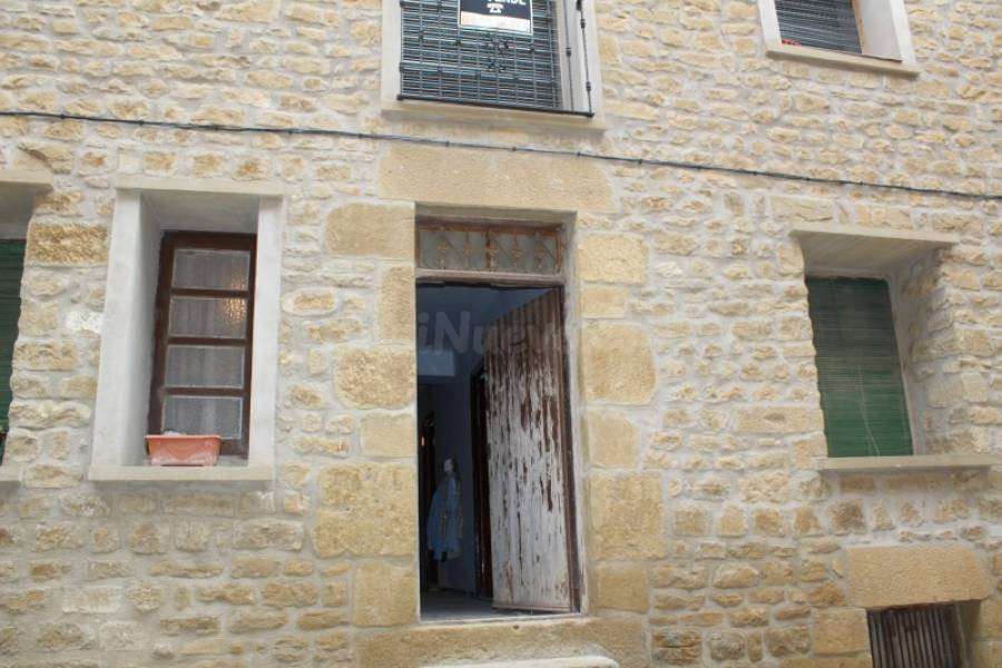 CASA EN VENTA EN UNCASTILLO