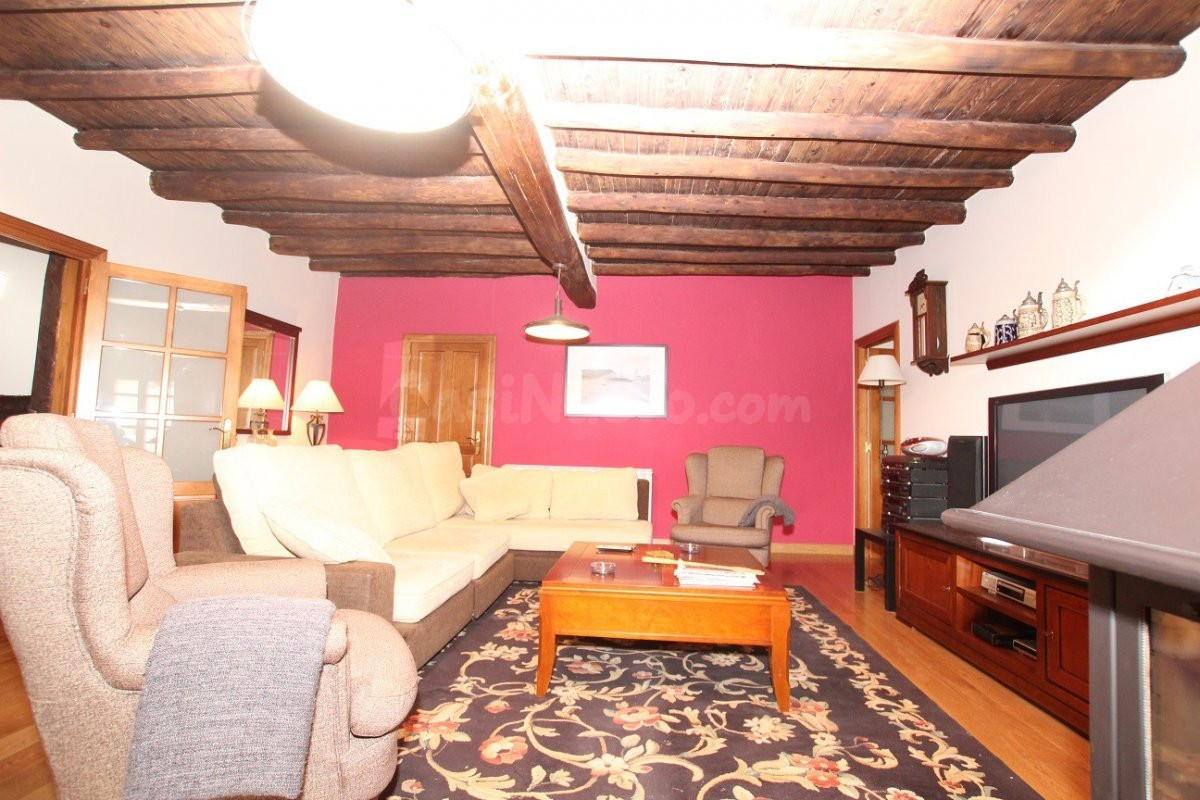EXCLUSIVA VIVIENDA EN UNCASTILLO