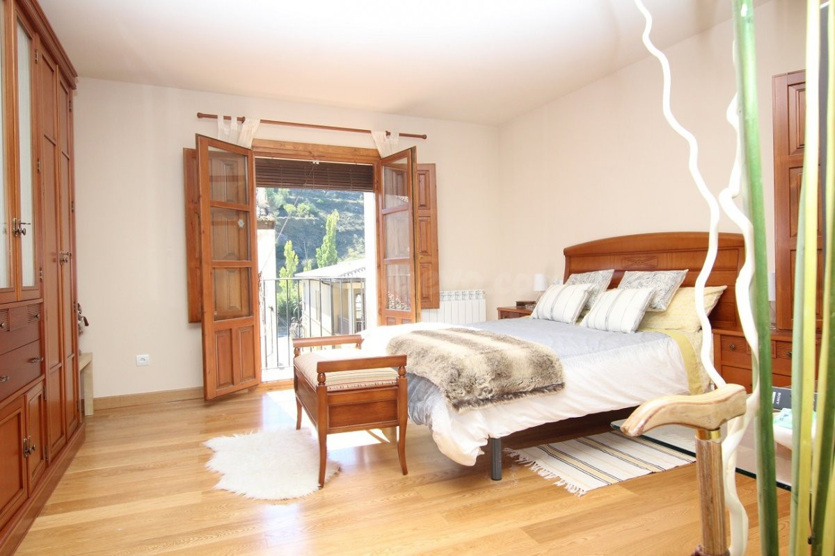 EXCLUSIVA VIVIENDA EN UNCASTILLO - foto 4