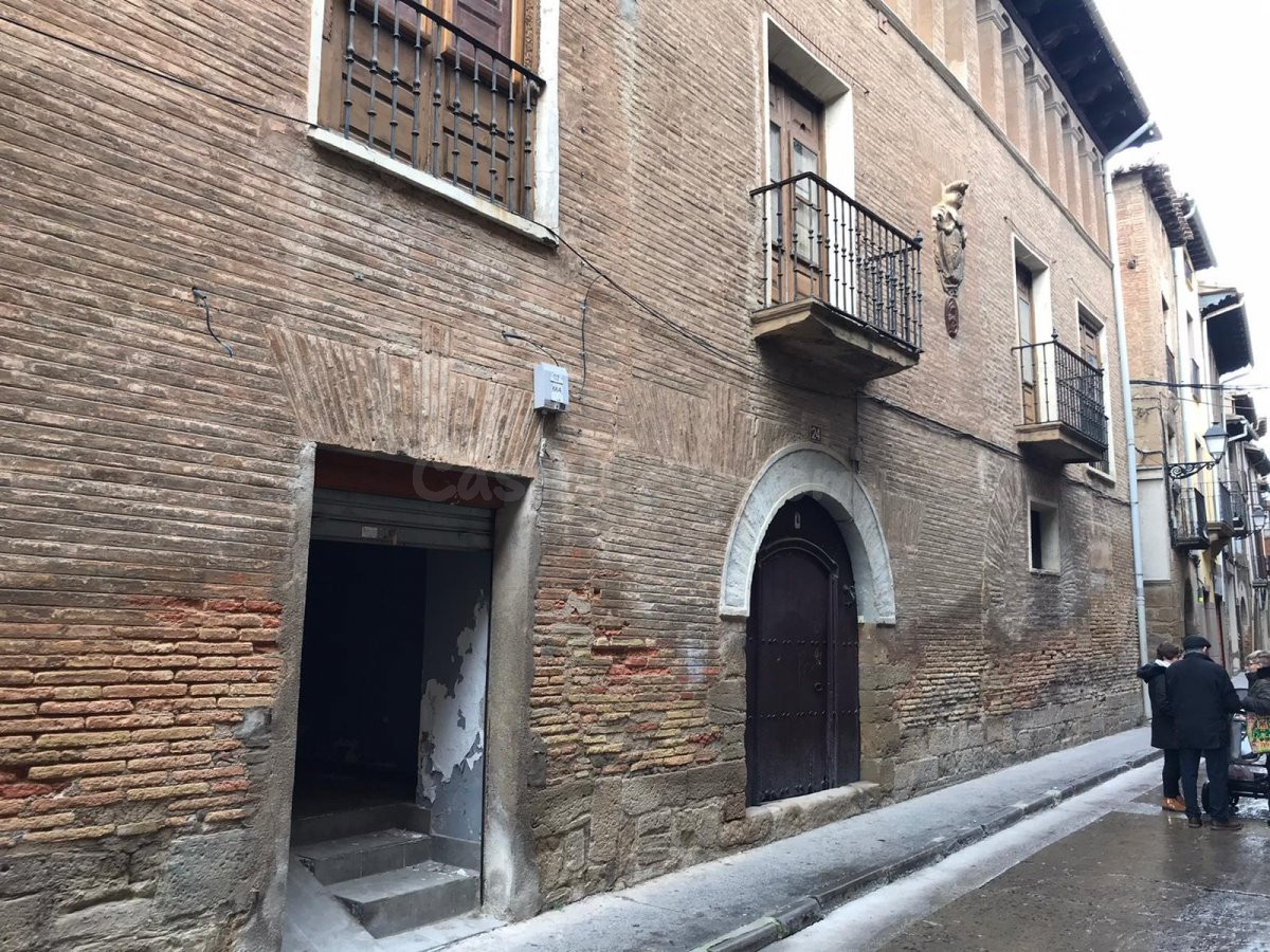 LOCAL COMERCIAL EN CALLE MAYOR OLITE
