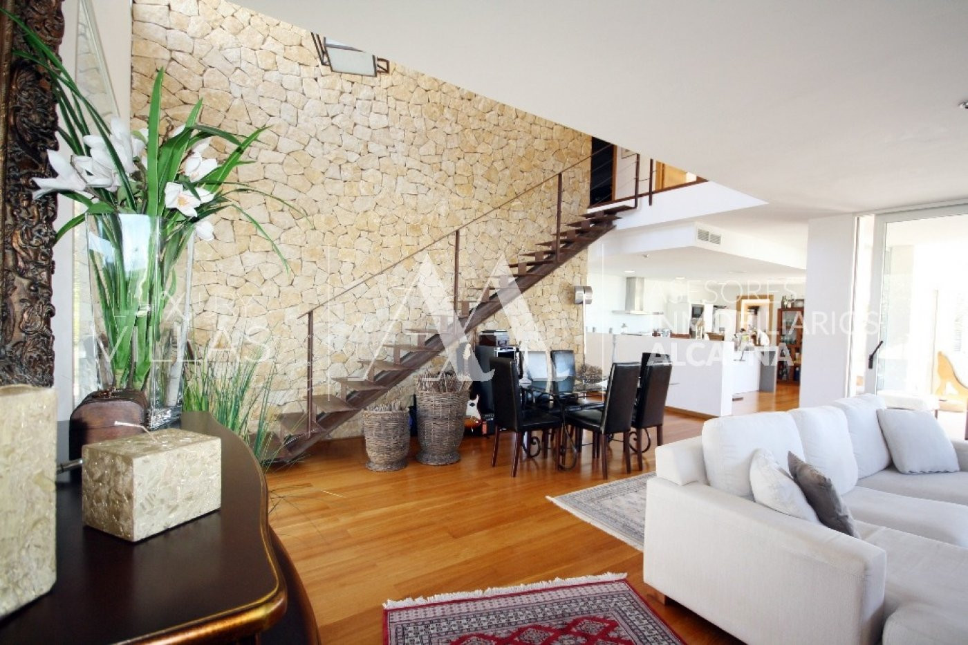 VILLA DE LUJO EN LA ALCAYNA