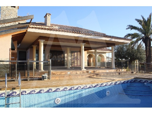 CHALET INDEPENDIENTE EN EL CHORRICO