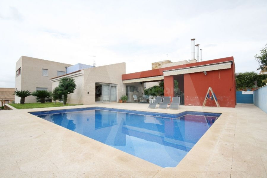 CHALET INDEPENDIENTE EN LA ALCAYNA