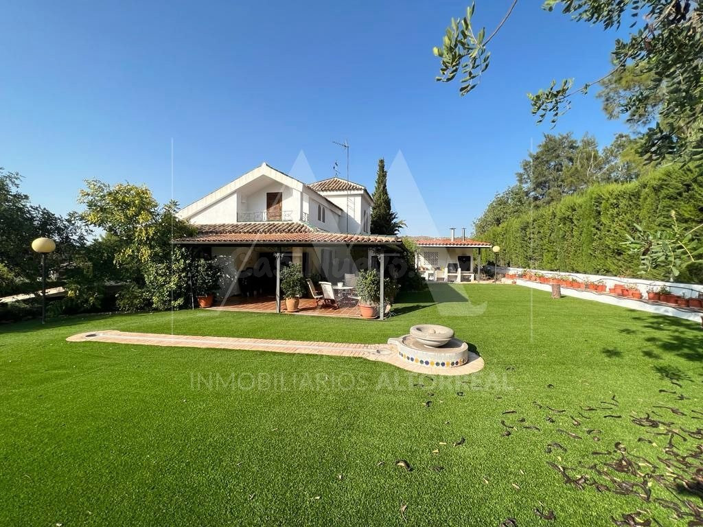 CHALET INDEPENDIENTE EN LA ALCAYNA