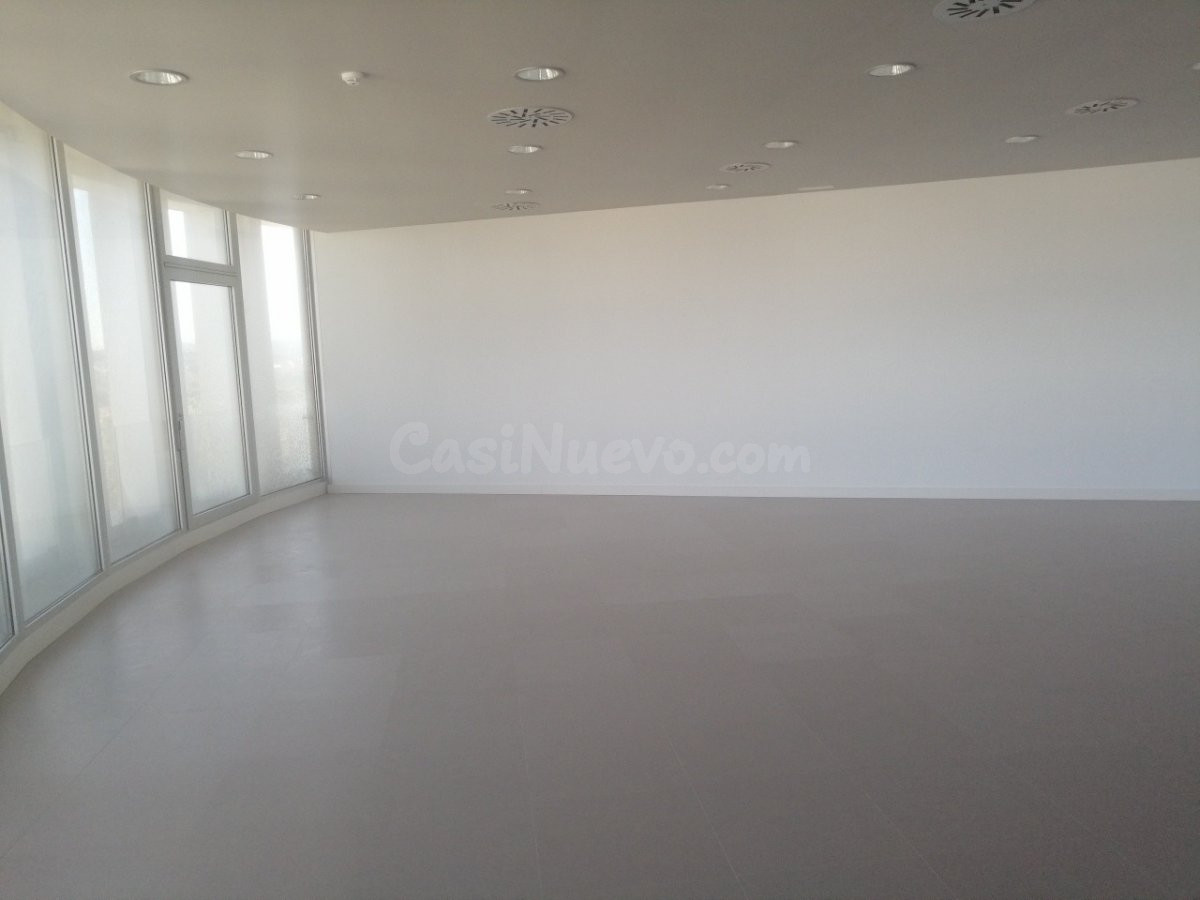 OFICINA DIÁFANA DE 120 M2 CON VISTAS EN TORRE HÉRCULES