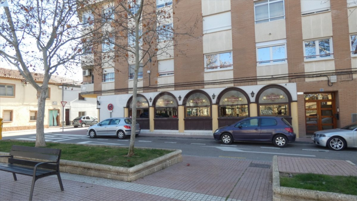 Local comercial en Monzalbarba - Zaragoza. Referencia LO/022