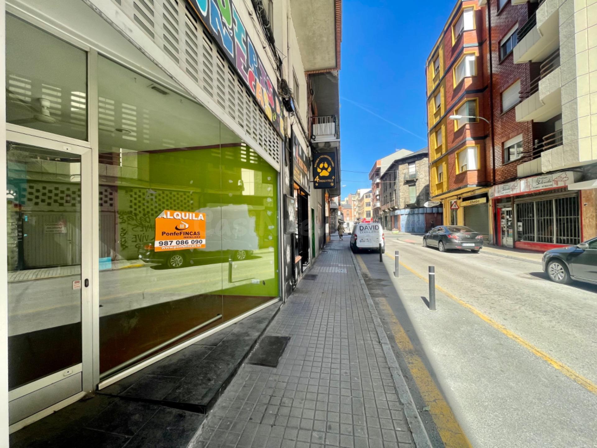 Local comercial semireformado de 50 m² en el centro de Ponferrada