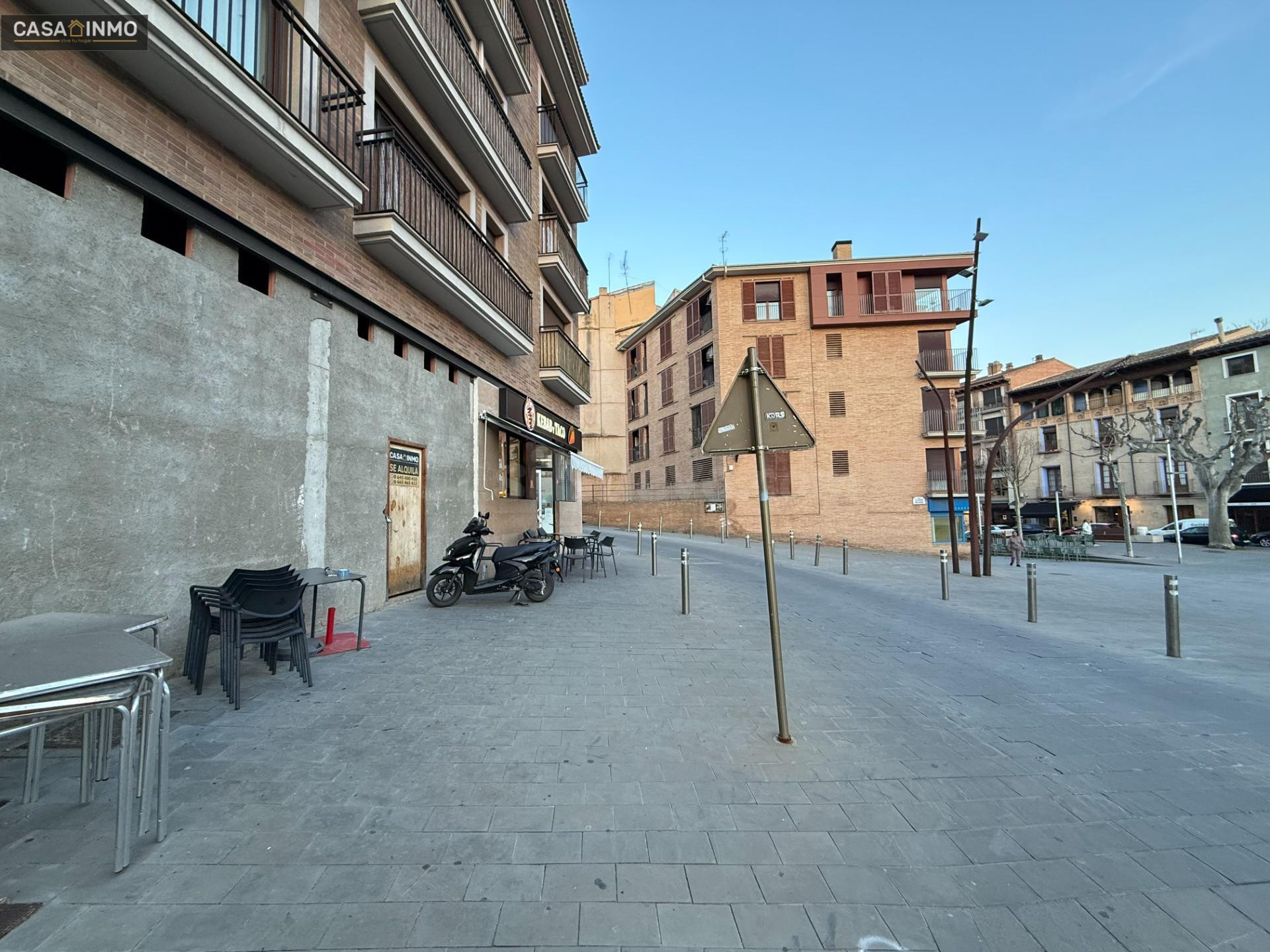 Se alquila local de obra en el Centro de Barbastro.