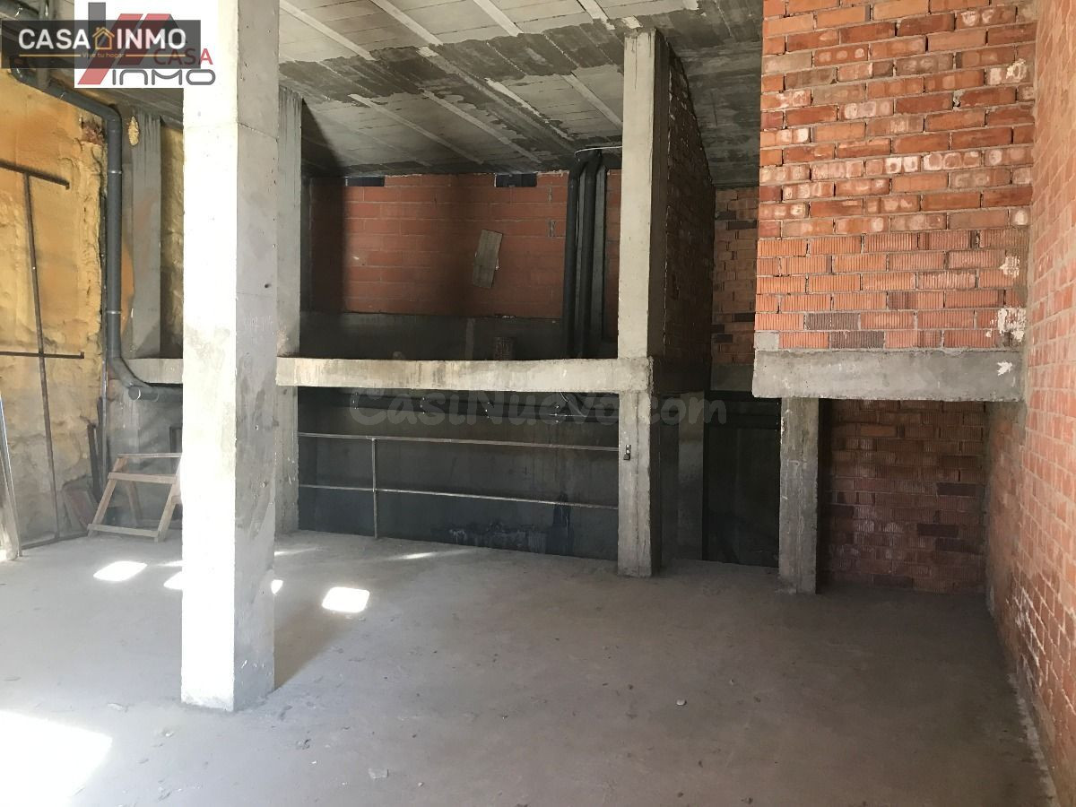 Se alquila local de obra en el Centro de Barbastro. - foto 3