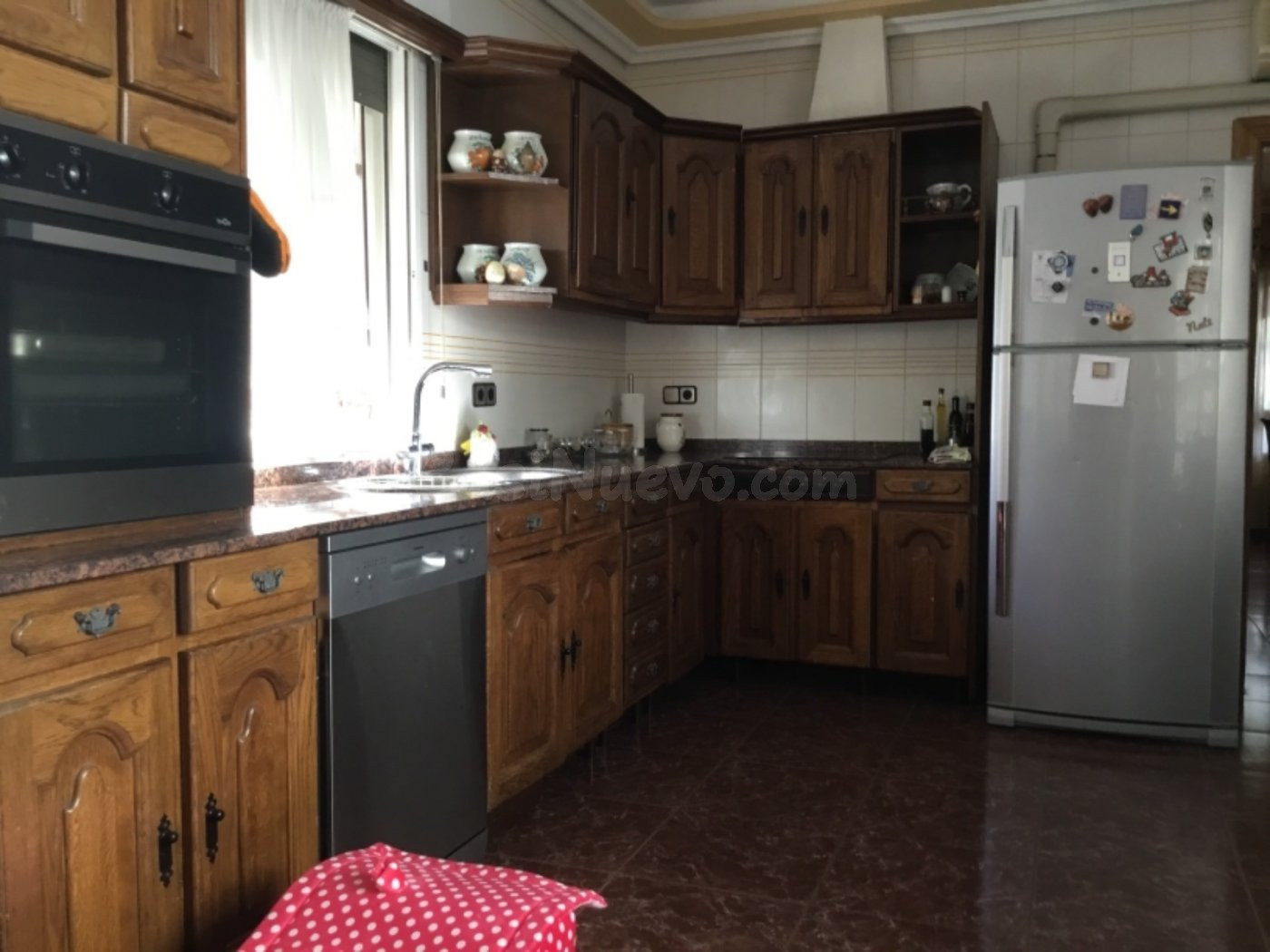 EN SANTO ANGEL CHALET CON 1650 METROS PARCELA