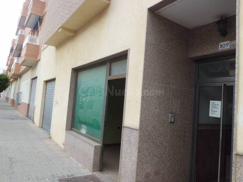 Alquiler de local comercial nuevo en El Ejido – 170 m²
