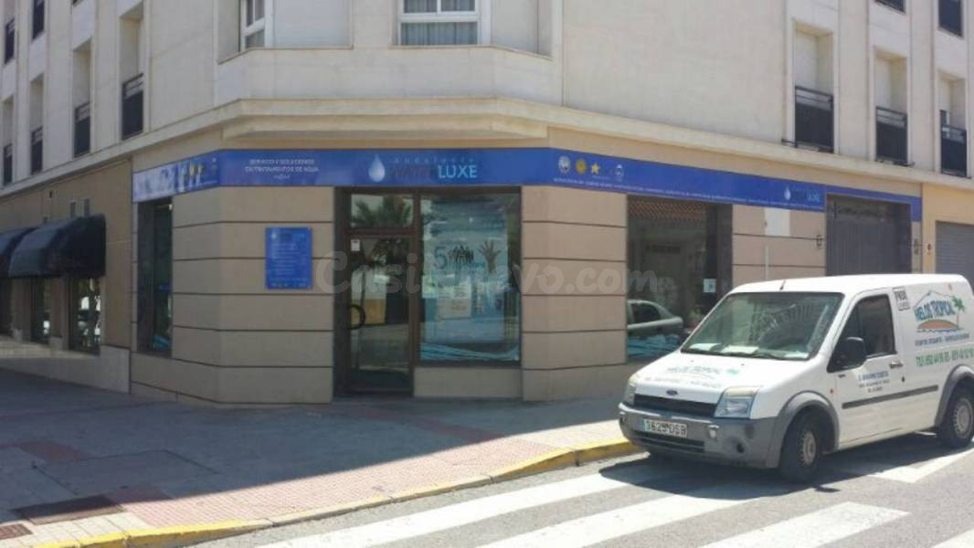 Local comercial nuevo de 90 m² en venta en El Ejido – esquina con cochera