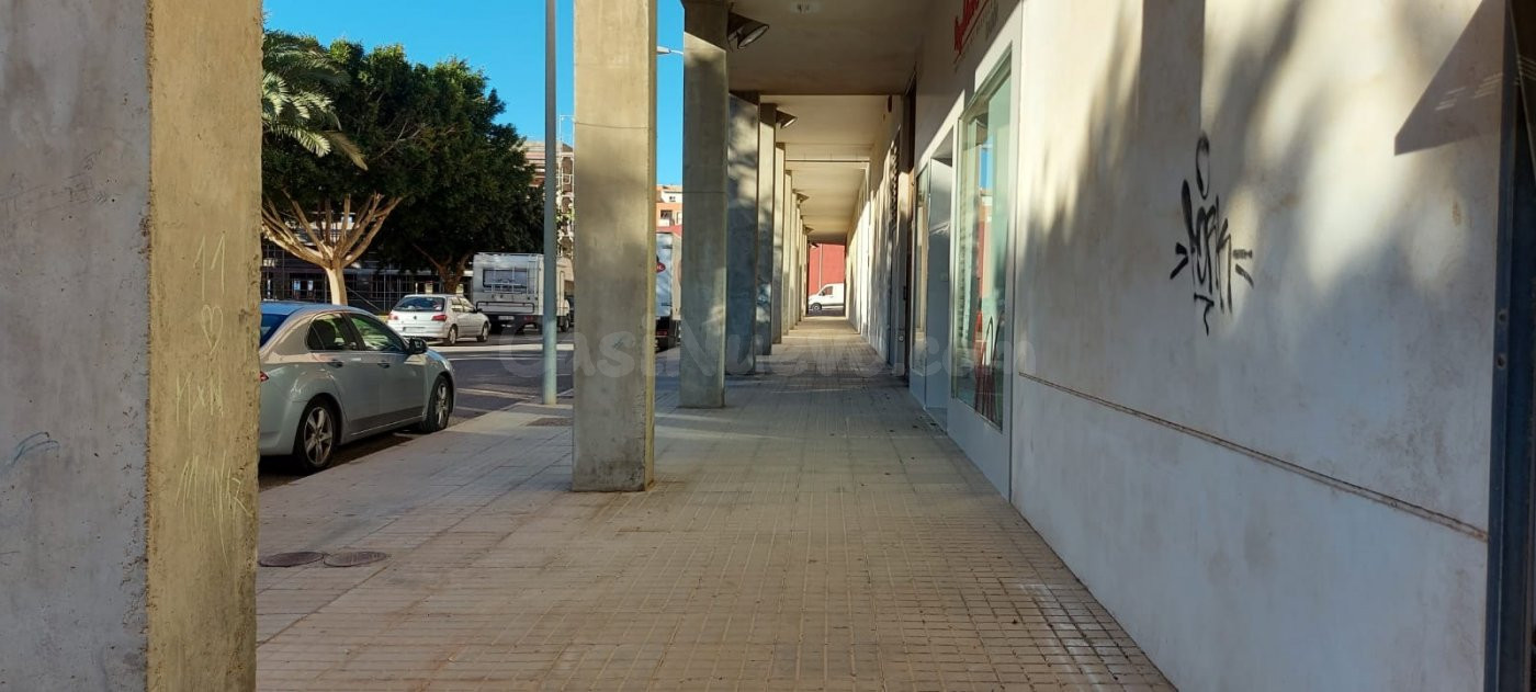 Local comercial en alquiler en El Ejido, zona Pabellon