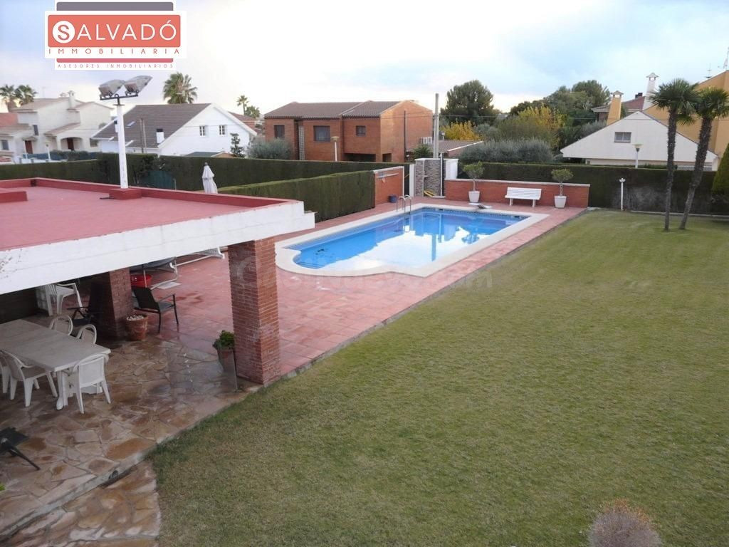 MAGNÍFICO CHALET EN EL VENDRELL - EN BONAVISTA!!