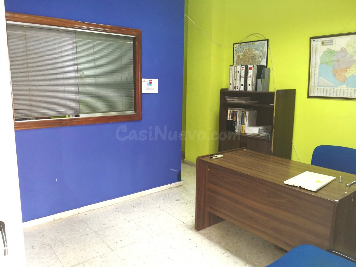 LOCAL MUY BIEN SITUADO PARA MODIFICAR A SU IMAGEN CORPORATIV