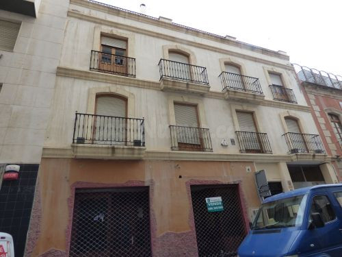 LOCAL COMERCIAL EN ZONA PLAZA VIRGEN DEL MAR