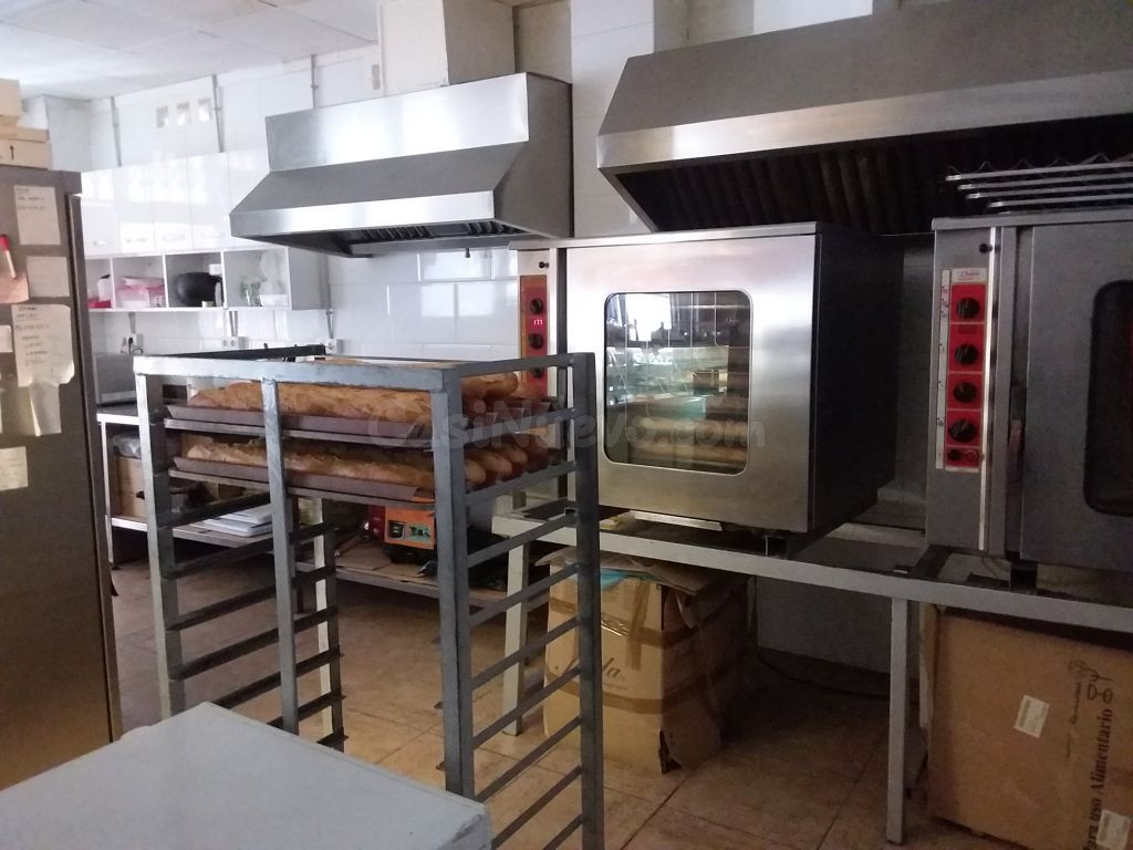 Local comercial exclusivo en Santa Pola - foto 3