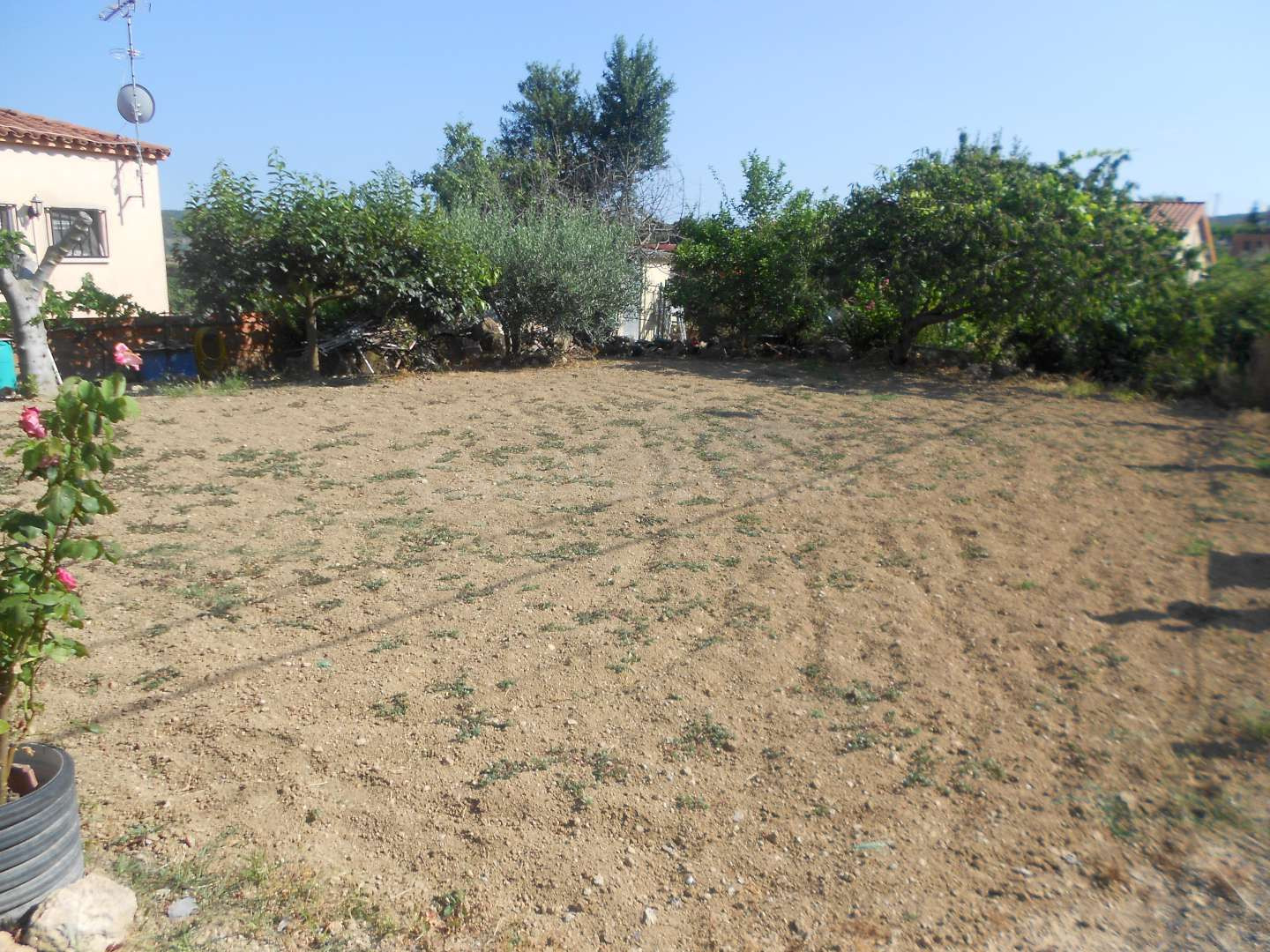 Terreno en venta en Torrelles de Foix - parcela con huerto y