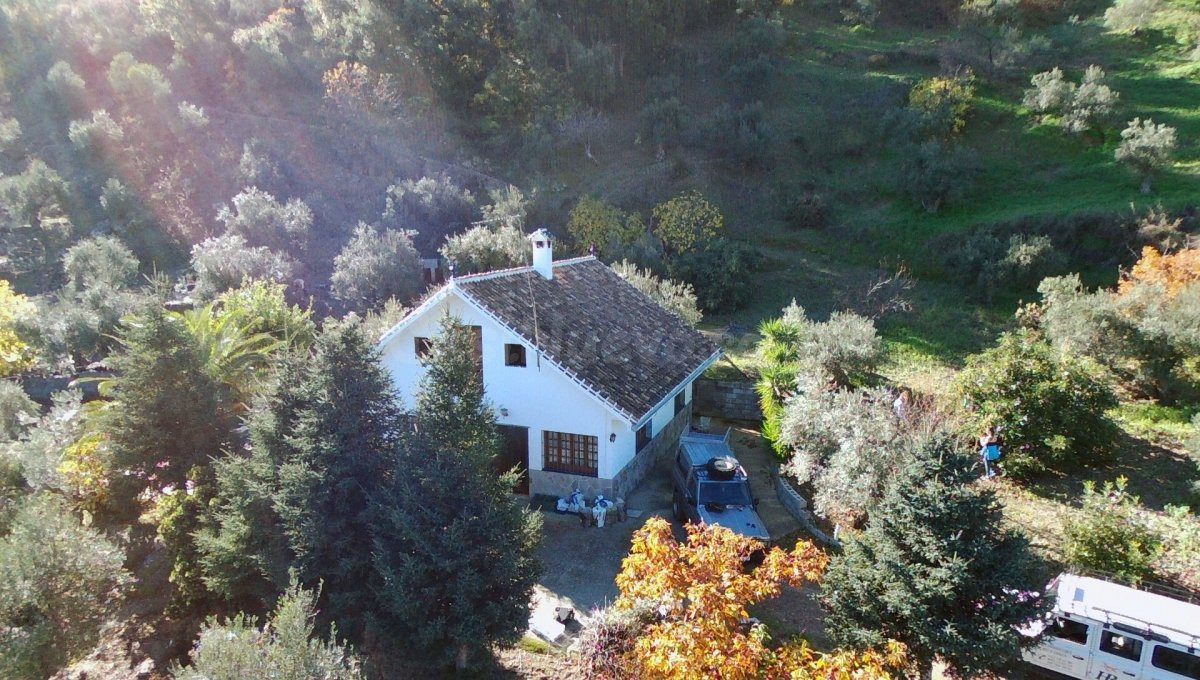 Finca rústica en la Yunquera !!