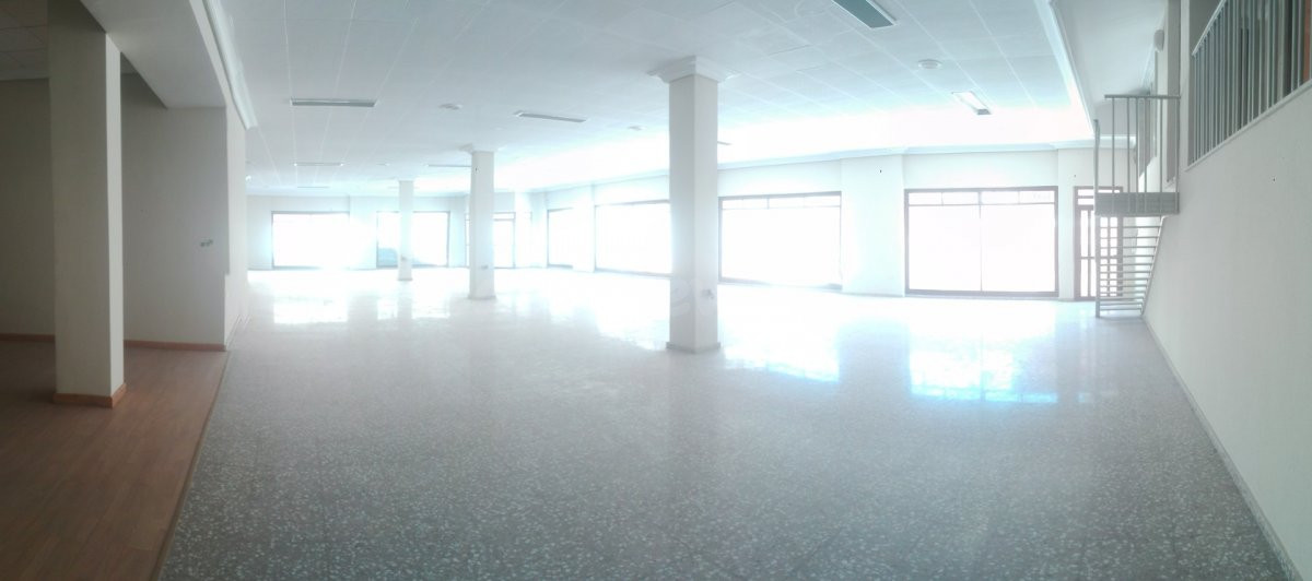 VENTA O ALQUILER Local con plazas de aparcamiento en Cabezo  - foto 4