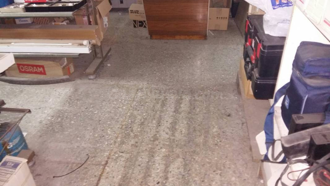 LOCAL COMERCIAL EN VENTA DIÁFANO CON TIENDA, ALMACÉN Y OFICI - foto 5