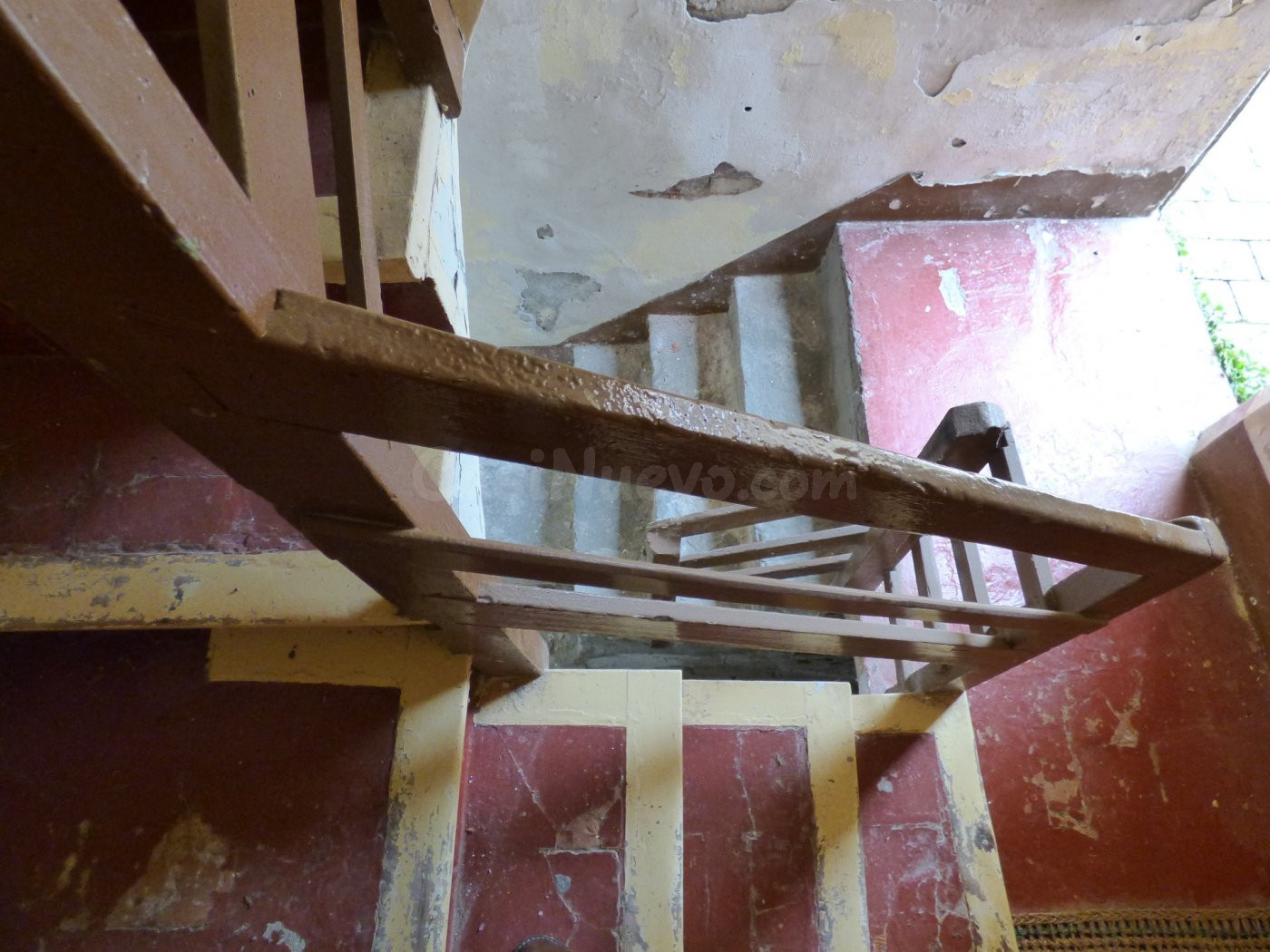 PISO PARA REFORMAR EN ZONA TRANQUILA DE SURIA A UN PASO DEL 