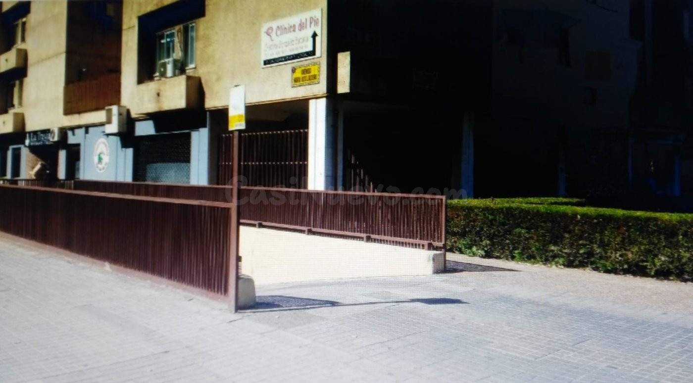 Garaje en venta Valdepasillas