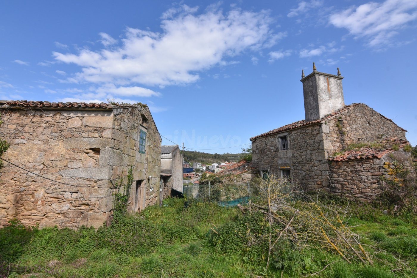 Casa de piedra a reformar en el núcleo de Vilarodís-Arteixo