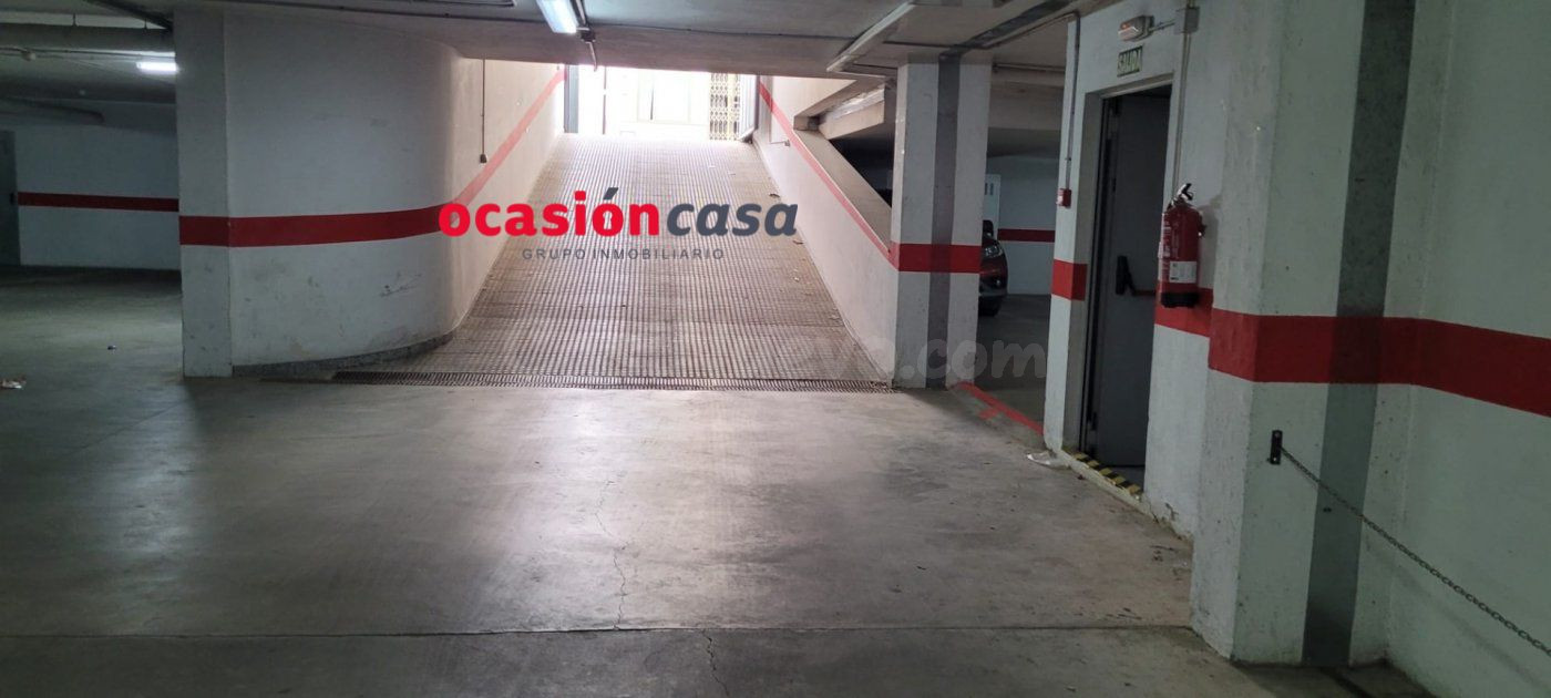 SE ALQUILA PLAZA DE APARCAMIENTO - foto 5