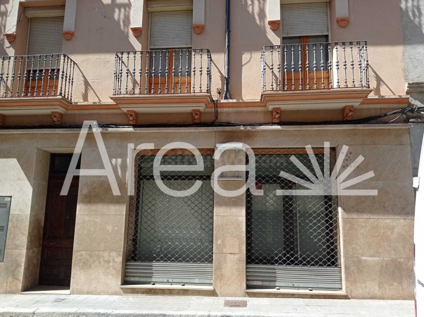 Local comercial en alquiler ubicado en el centro de Ribes de