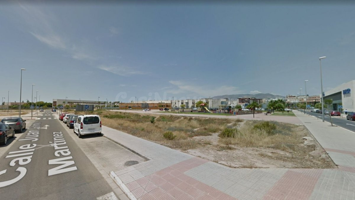 SOLAR URBANO RESIDENCIAL ZONA CORTE INGLÉS - foto 2