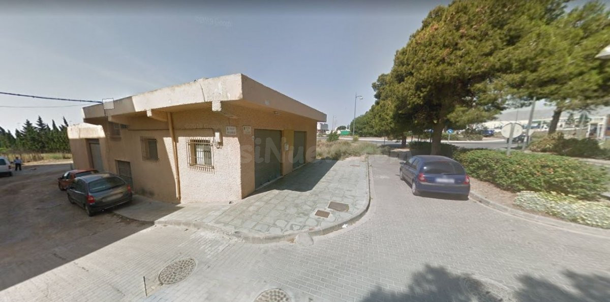 ALMACEN/NAVE EN BULEVAR
