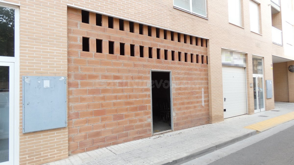 Local para que pueda montar su propio negocio en Utebo. LO/12292021.