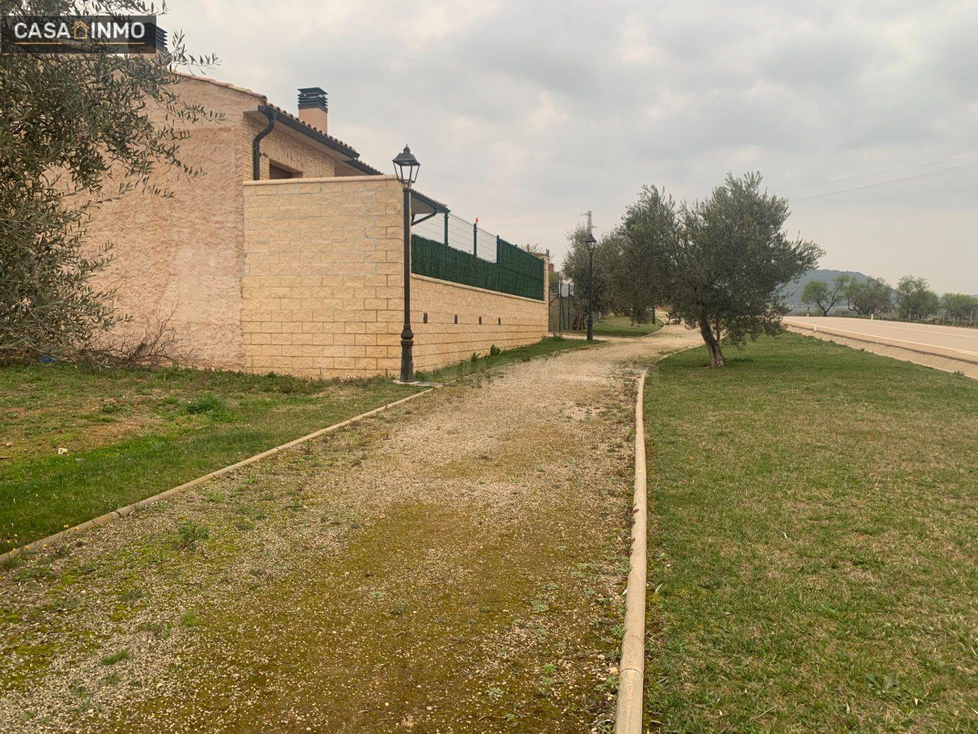 Se vende parcela en el pueblo de Salas Bajas. - foto 4