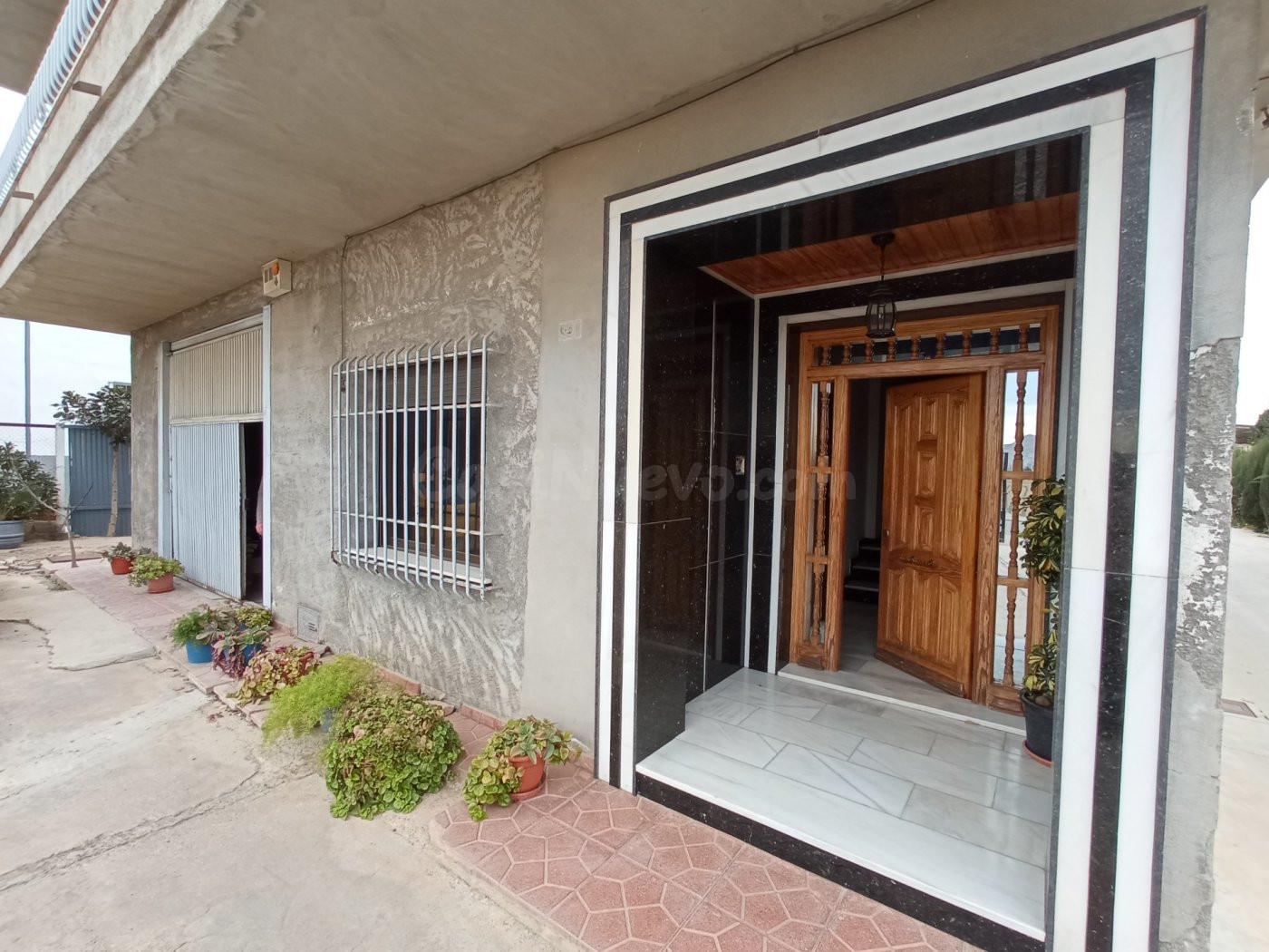 Casa en Alquerias con parcela de 4.000 metros, vivienda de 3 - foto 4