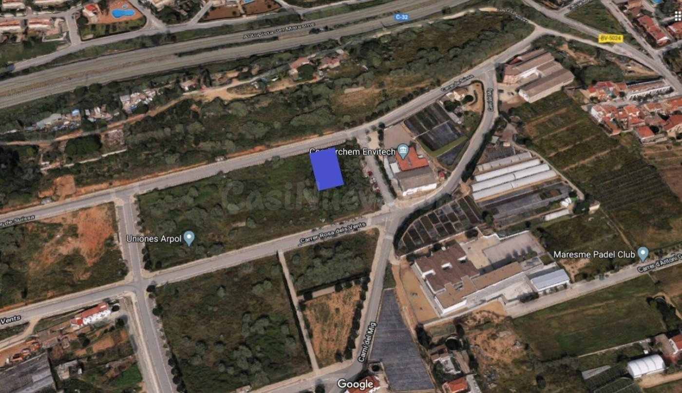 Solar en zona industrial en Premià de Dalt