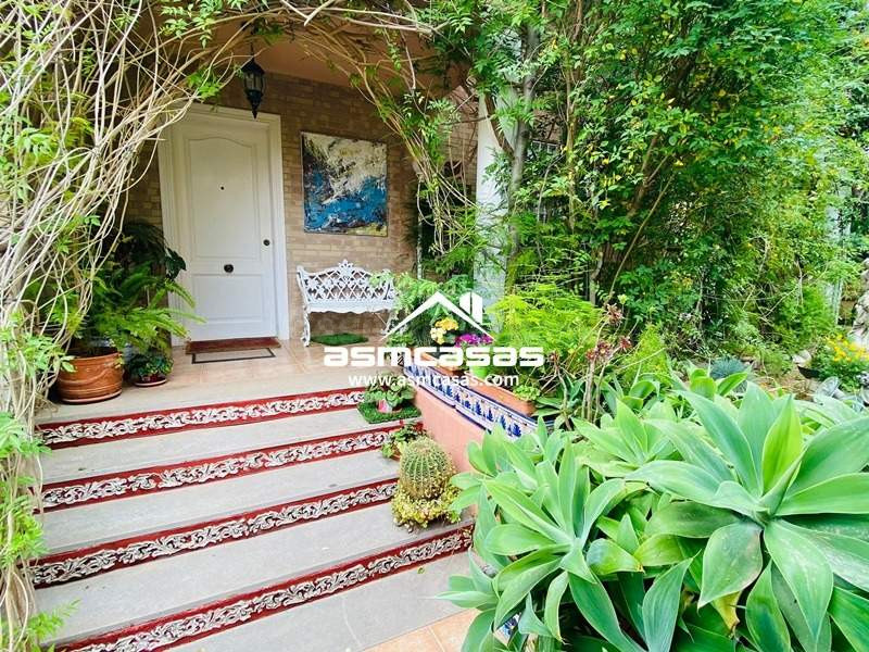 Agencia inmobiliaria en Benicasim vende villa zona Torreón