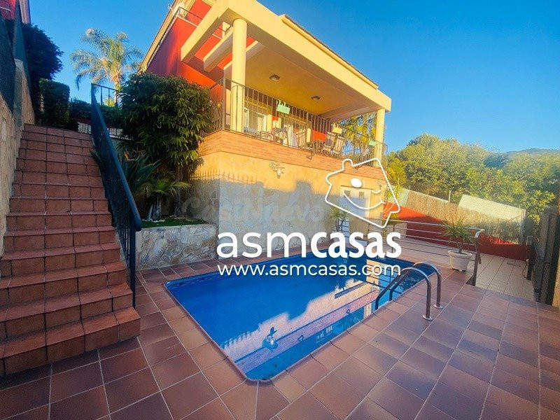 Agencia Inmobiliaria de Benicasim vende villa individual en 