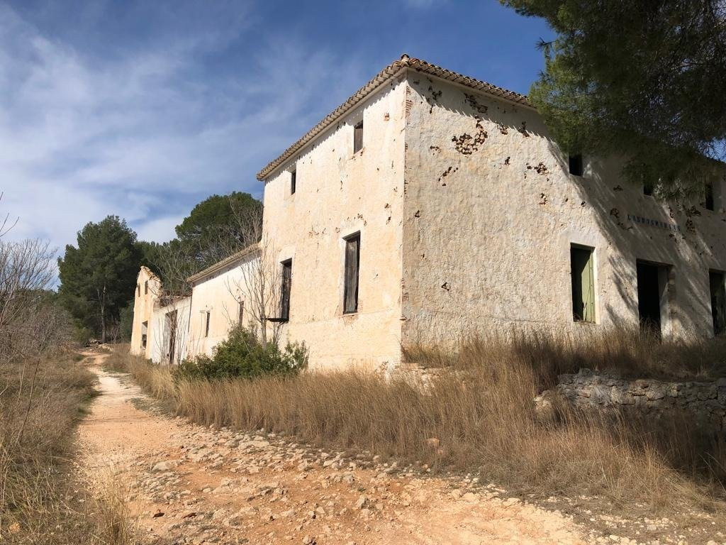 FINCA RÚSTICA EN VENTA L'OLLERIA CON CASA A REFORMAR