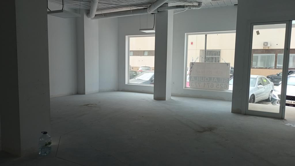 ¡NUEVO LOCAL COMERCIAL EN SABINILLAS! REFORMADO, LISTO PARA  - foto 2