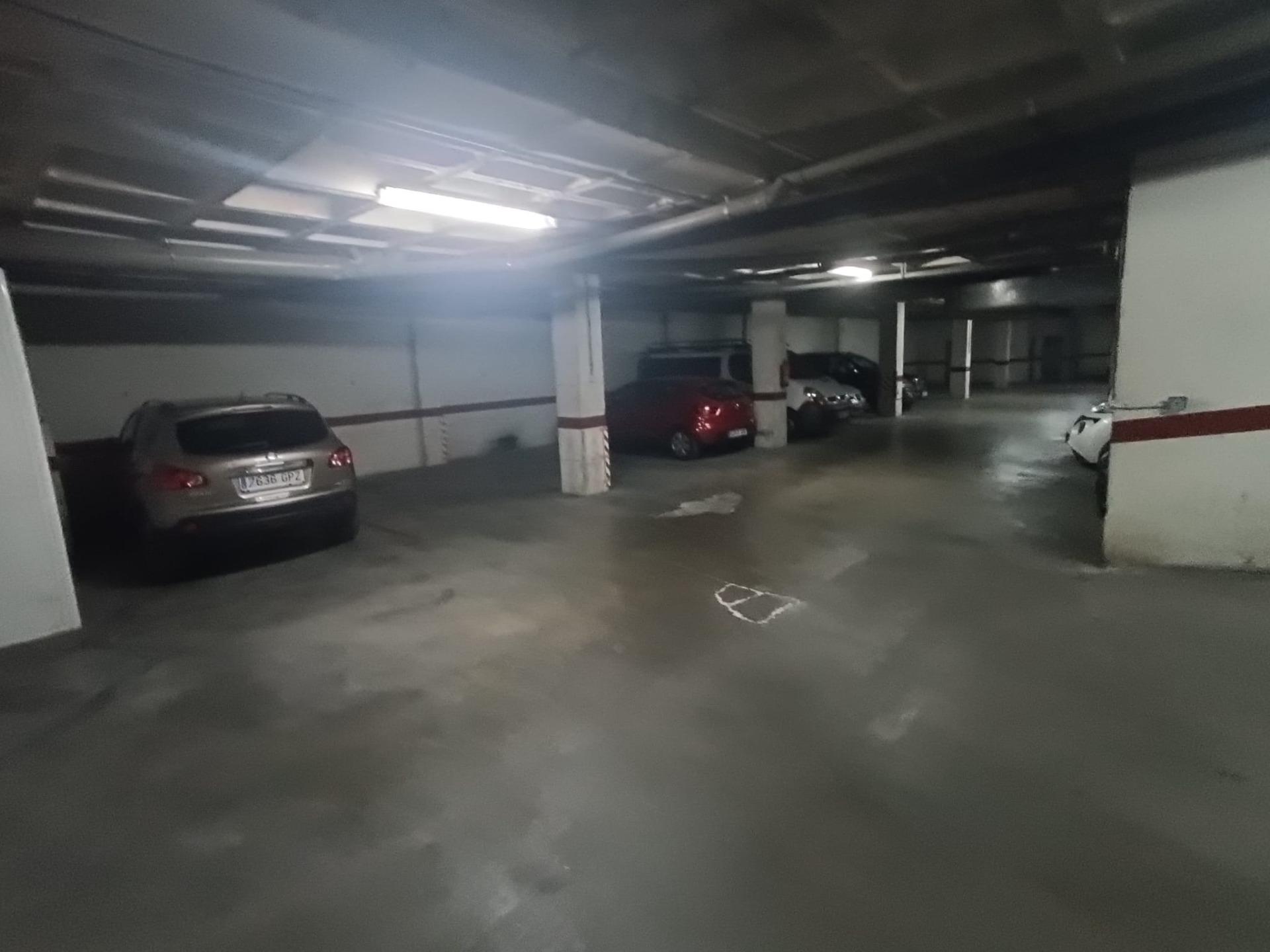 VENTA DE GARAJE CÉNTRICO EN C/POLUX LA FLORIDA - foto 3