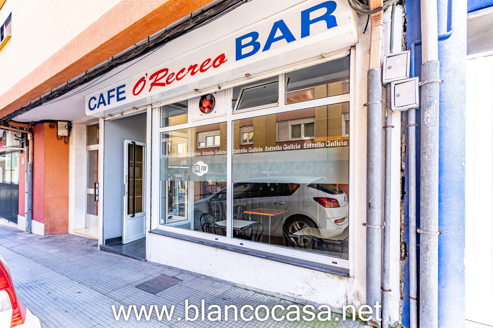 ¡Bar al lado del centro de Carballo: Ideal para Emprender por el precio de 59.900€!