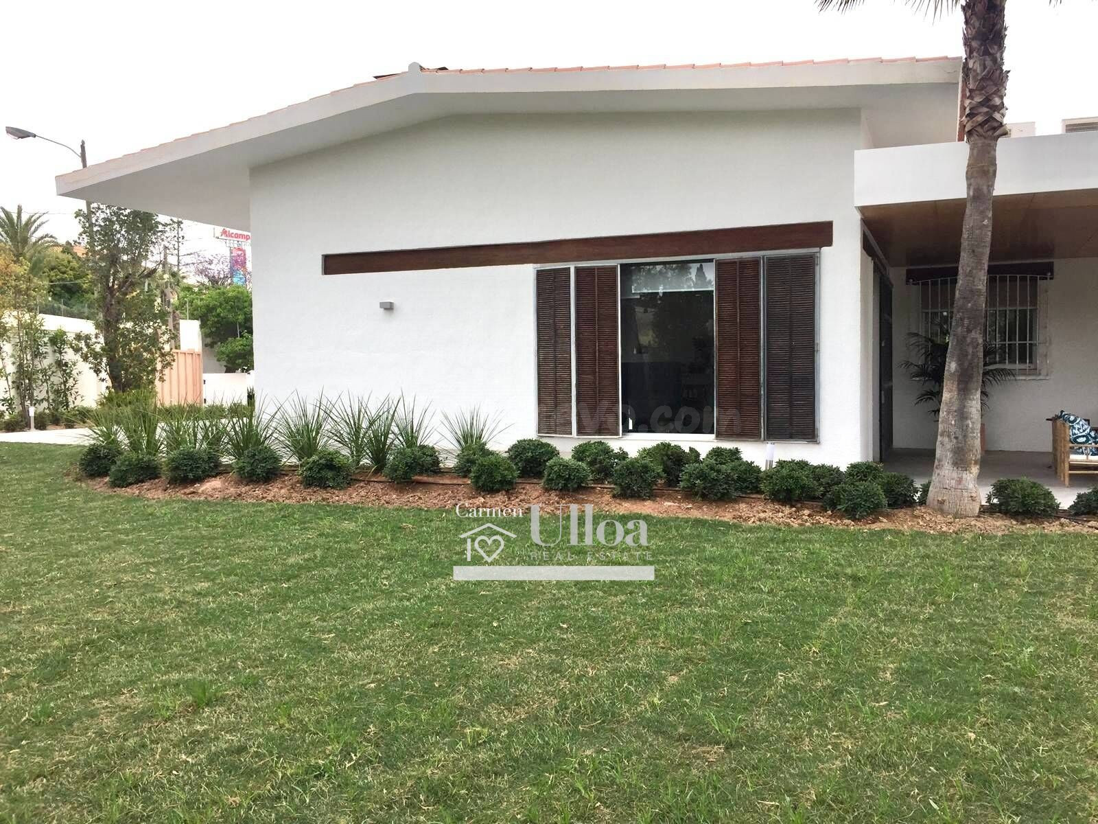 CHALET EN VISTAHERMOSA, ALICANTE, CON AMPLIA PARCELA Y PISCINA PRIVADA