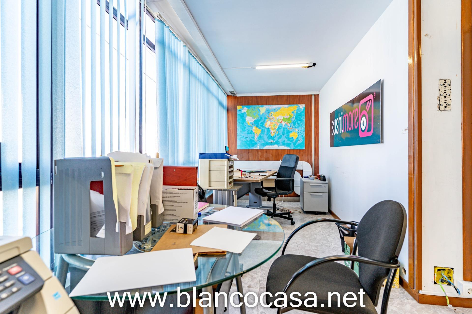 💼 Oficinas en alquiler en el Polígono de Industrial de Bérto - foto 2