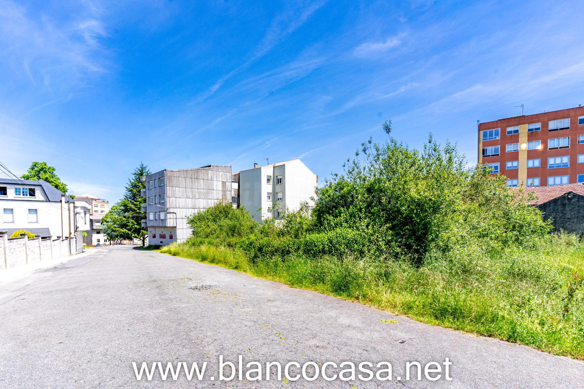 SOLAR zona FORUM (Carballo) por 58.900 €
