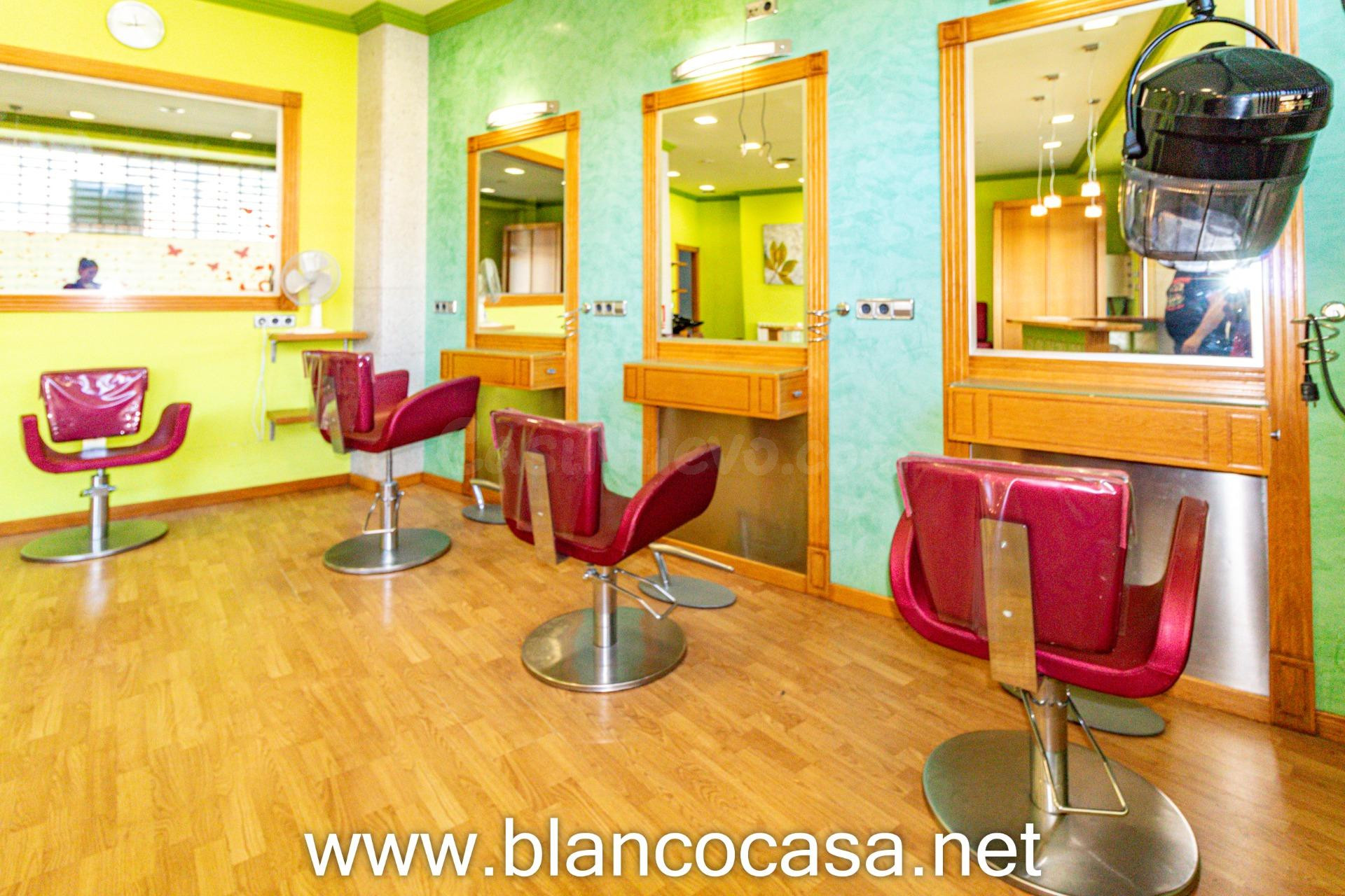 💇‍♀️✨ ¡Local acondicionado para peluquería en Pastoriza (Art - foto 3