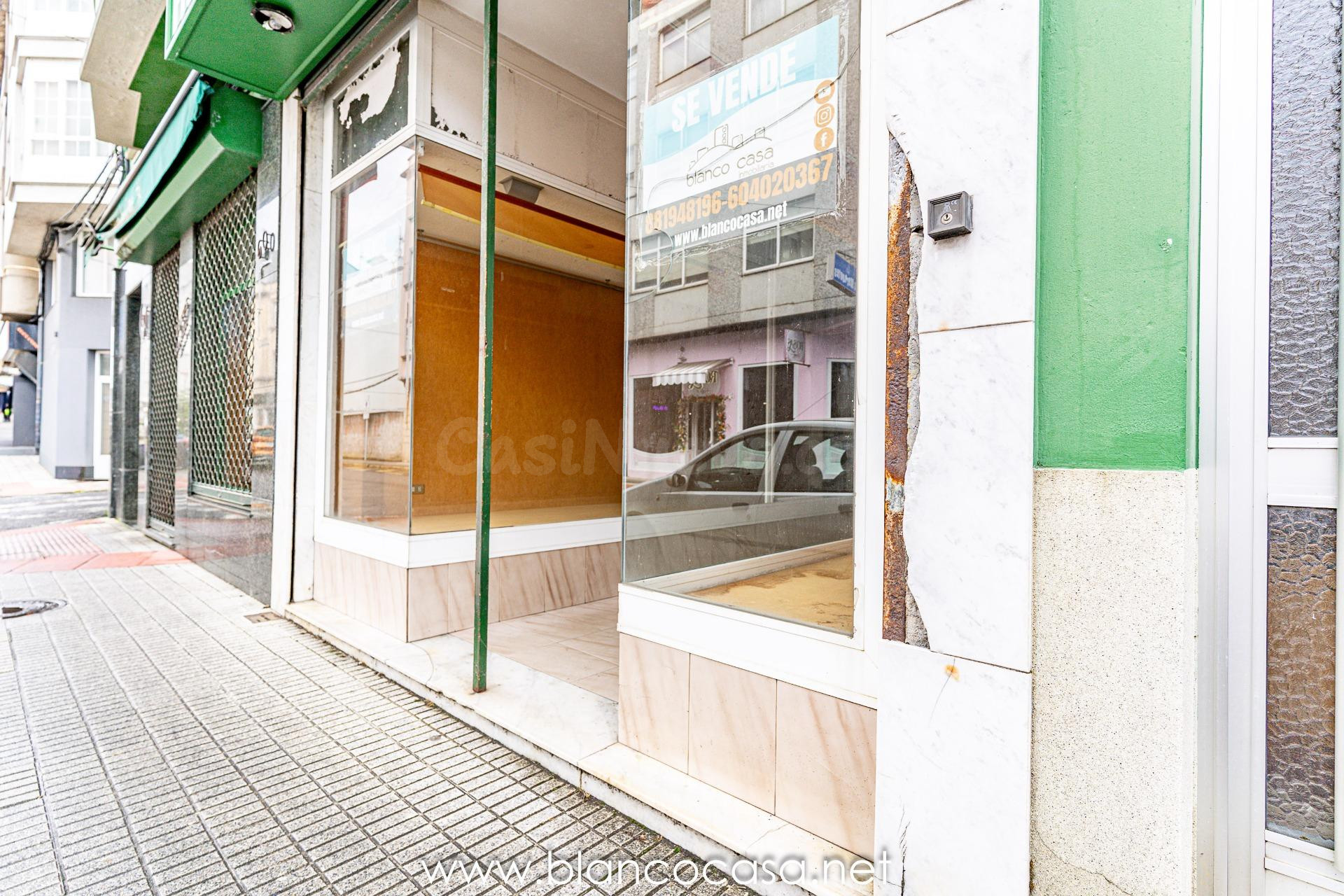 💥¡BAJO en VENTA en el corazón de Carballo con escaparate y m - foto 4