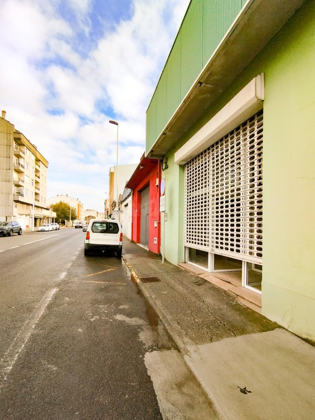 💼 Nave en alquiler en la Avenida Finisterre – Espacio y ubicación para tu negocio en Carballo-A Coruña por 650€/mes