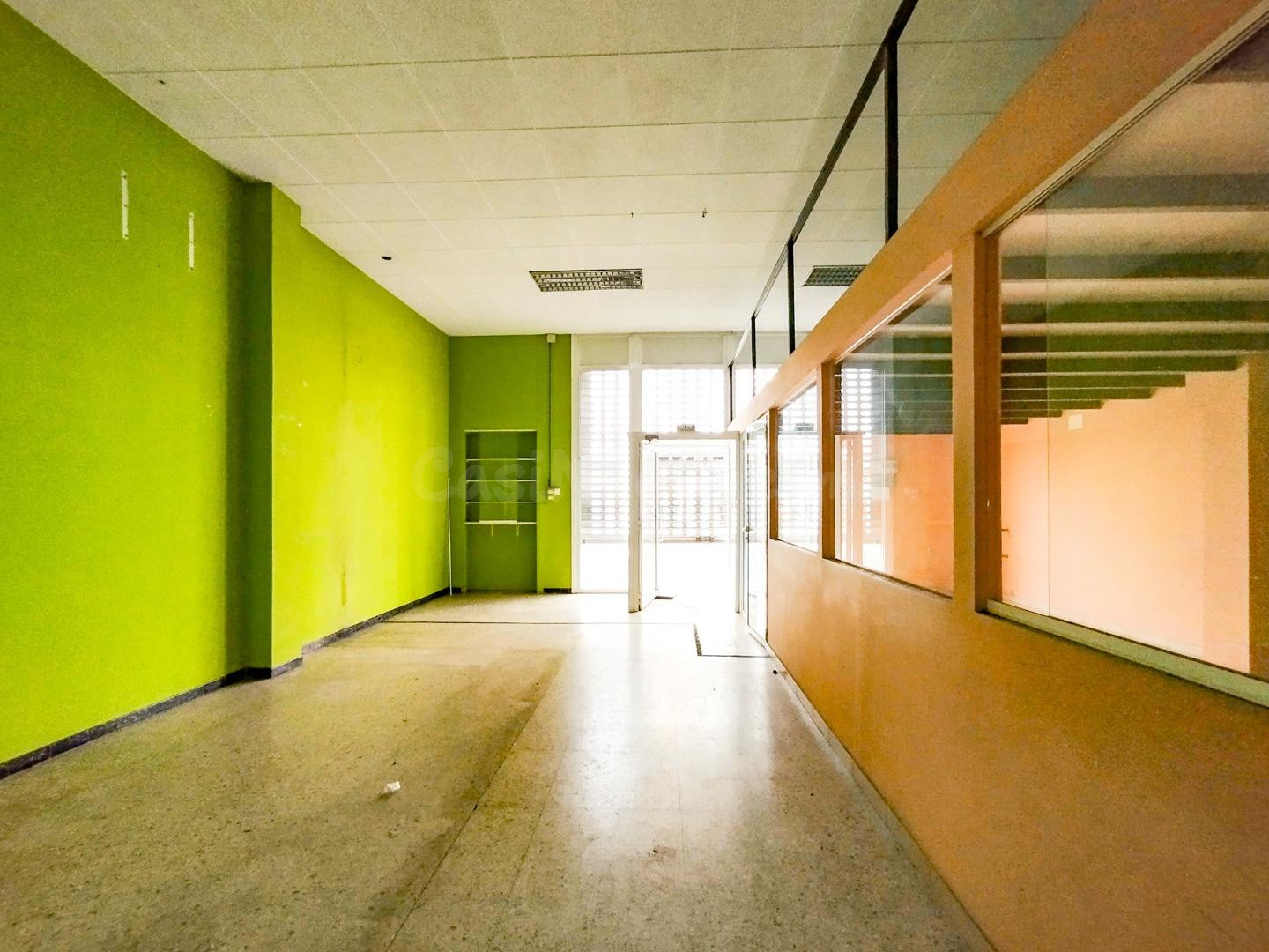 💼 Nave en alquiler en la Avenida Finisterre – Espacio y ubic - foto 2